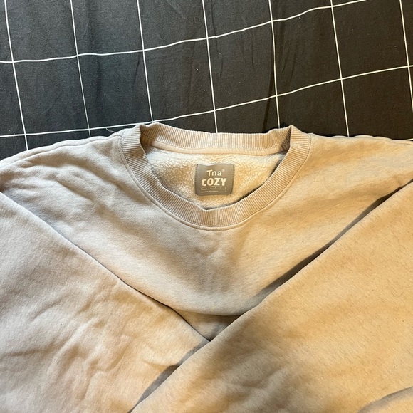 Aritzia TNA cozy cropped crew neck - Picture 1 of 2